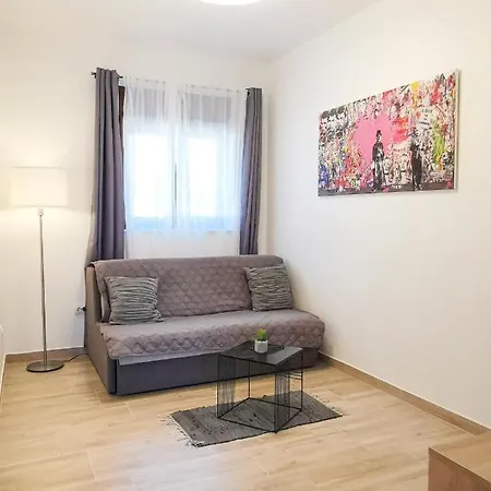 Piero, Privlaka *
